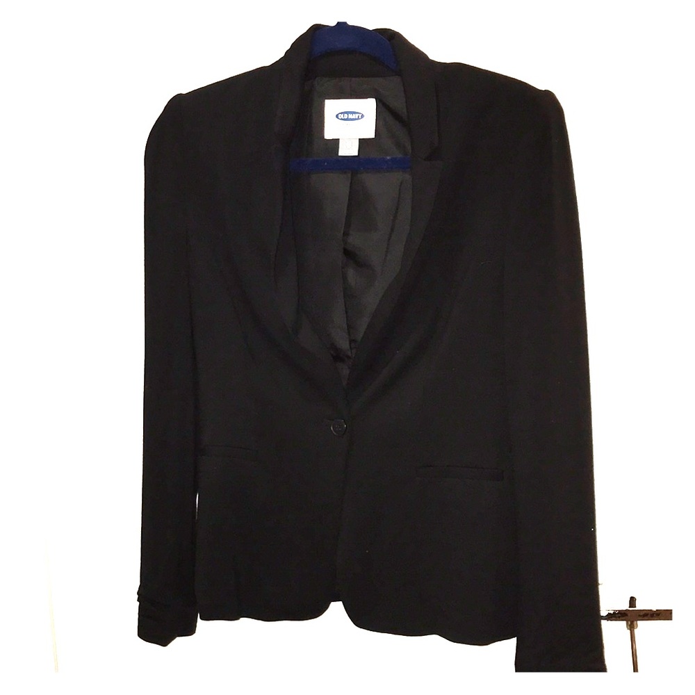 Barley worn Old Navy lite and cute black blazer!